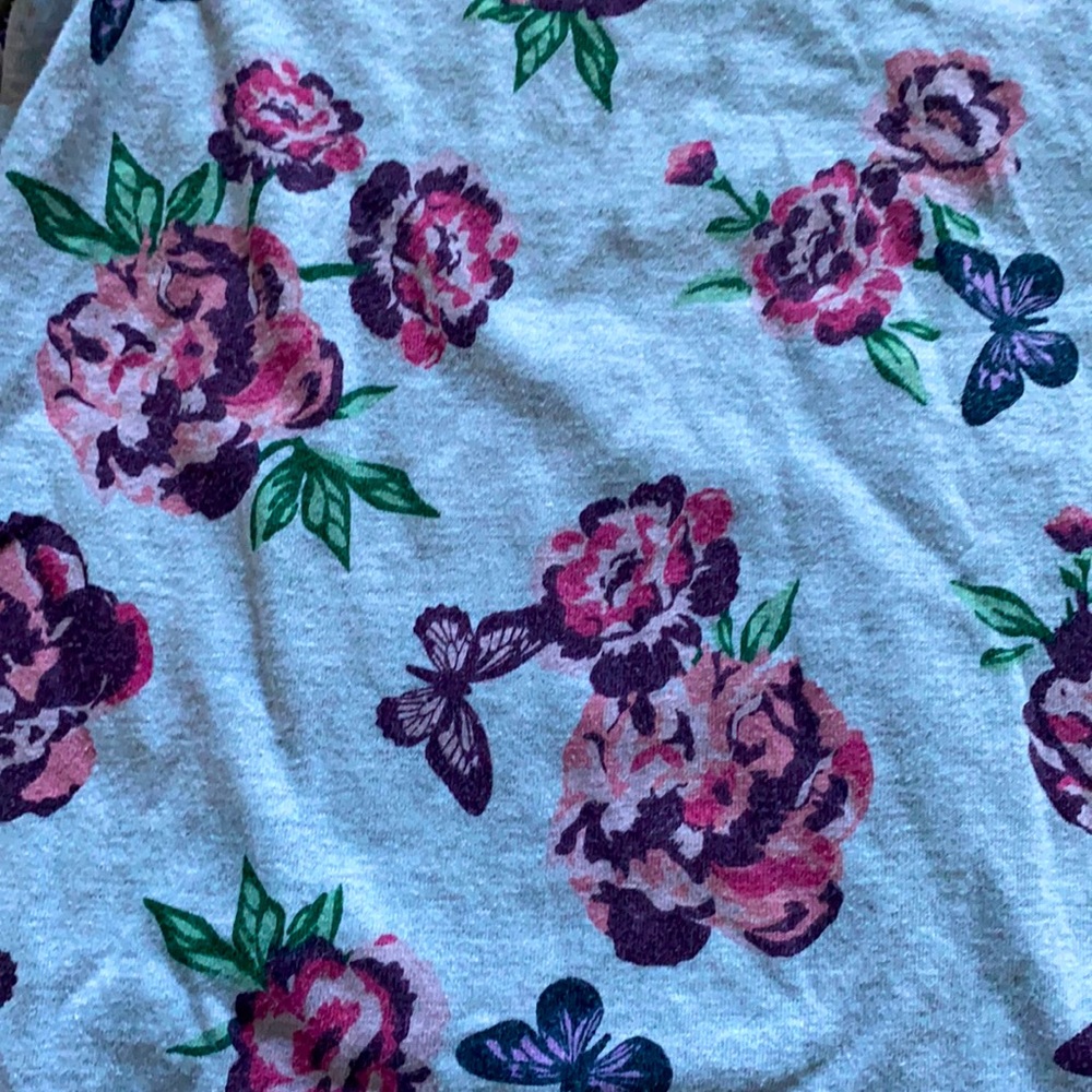 Flowers, gray, big sleeves